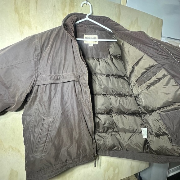 Original Windbreaker Brown Puffer Jacket with High Collar and Insulated Design - Picture 8 of 13
